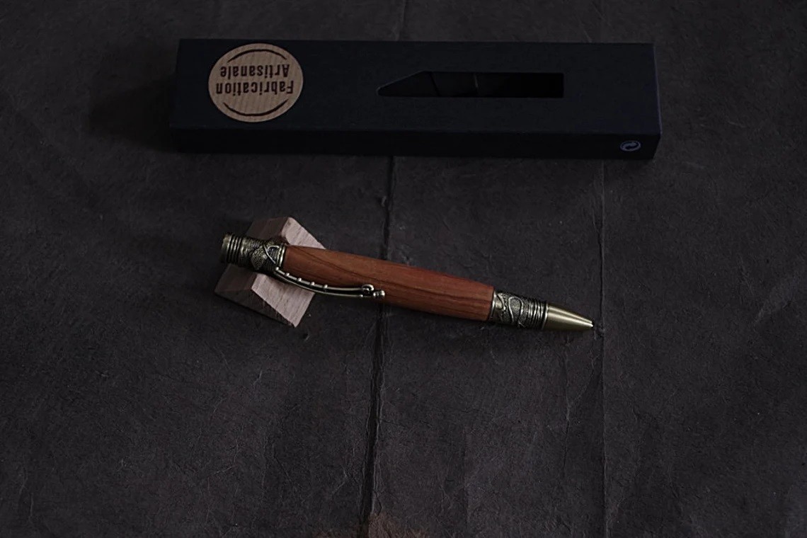 Stylo pécheur en bois de GAIAC