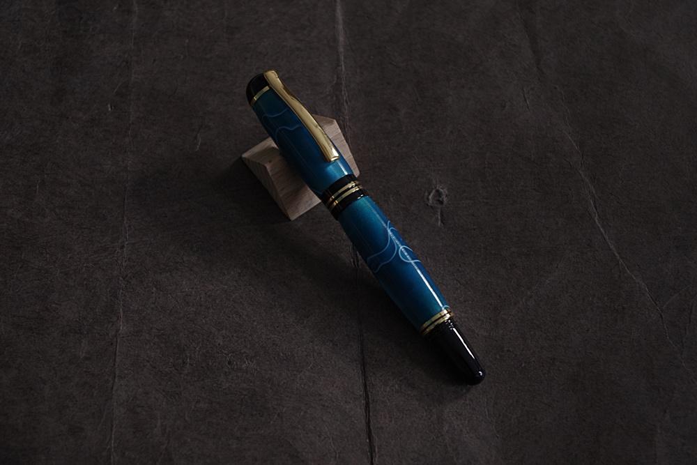 Stylo plume bleu 1